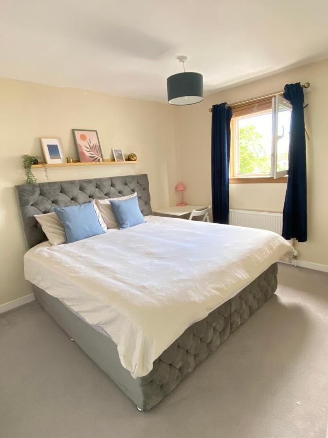Cozy Bedroom In Shared With Free Parking Edimburgo